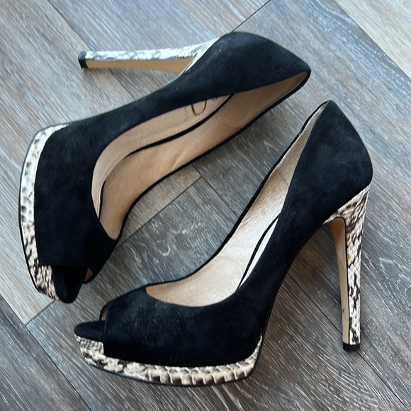 JOAN & DAVID// black suede heels, peep toe with snake skin print - Picture 4 of 6